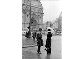 Paris  photography, décembre 1975 : Place Saint Michel